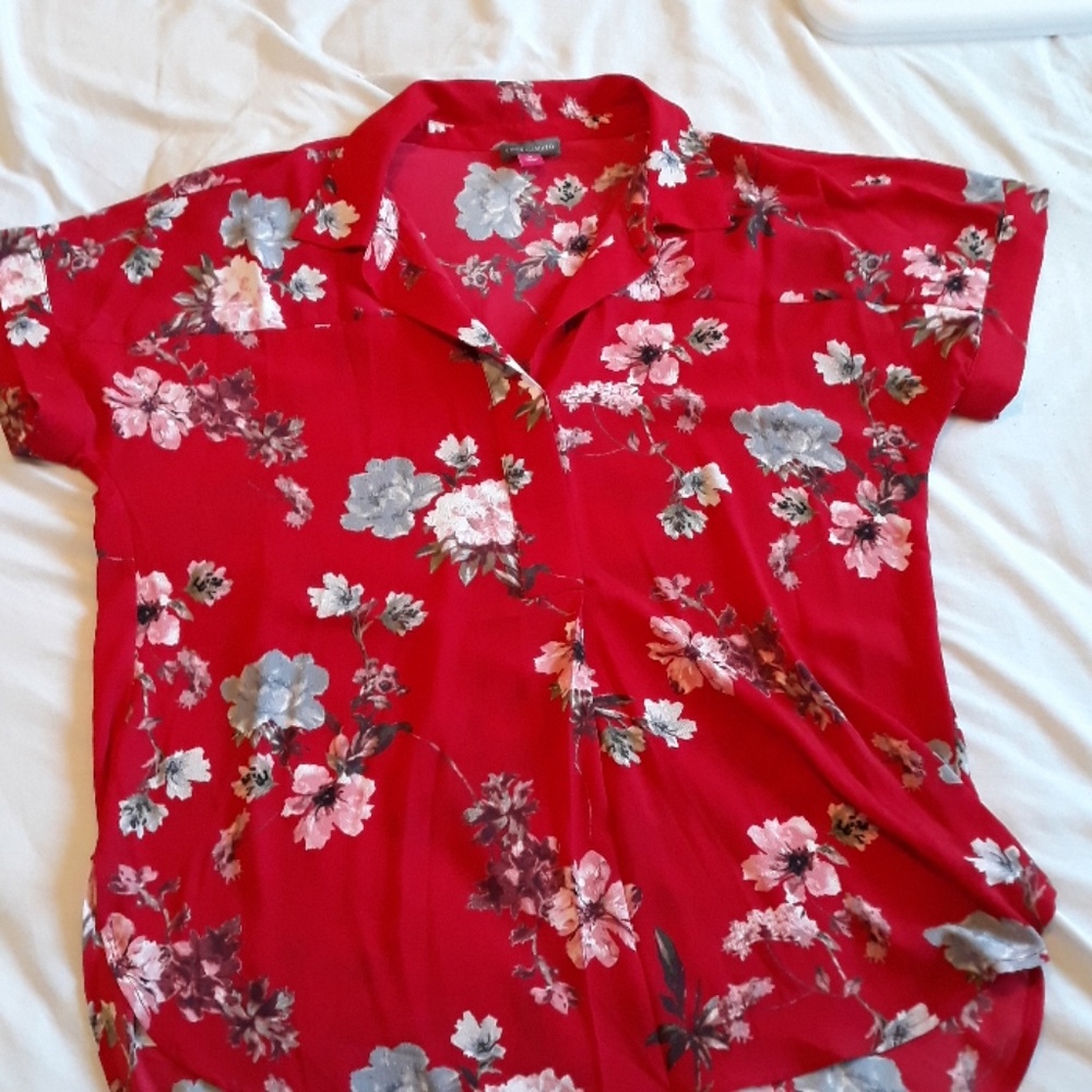 Vince Camuto Floral Red Short Sleeve Top Medium